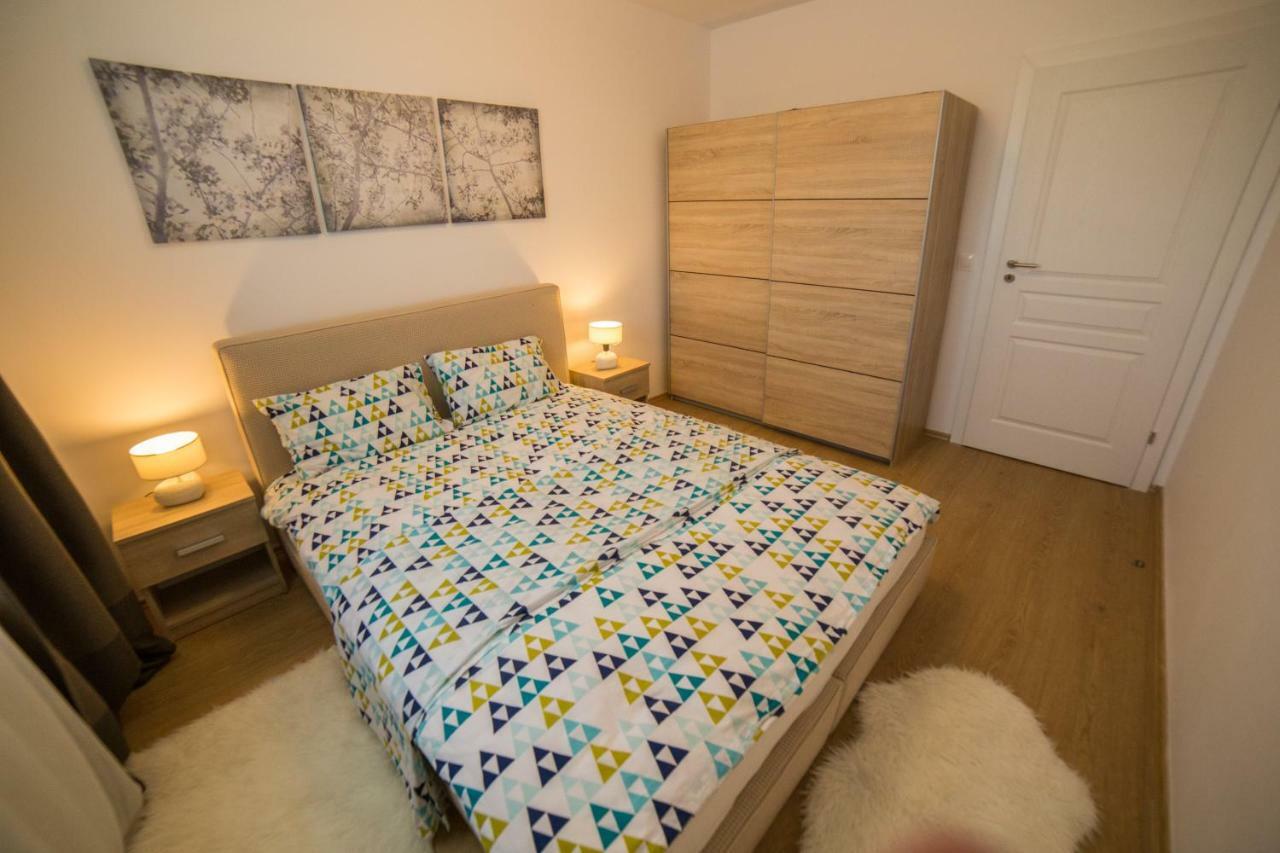 Adora Travel Apartament *